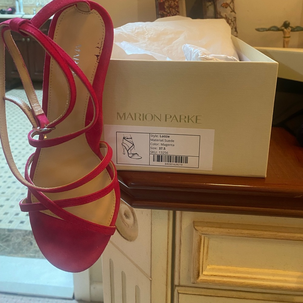 Marion Parke pink heels size 7.5